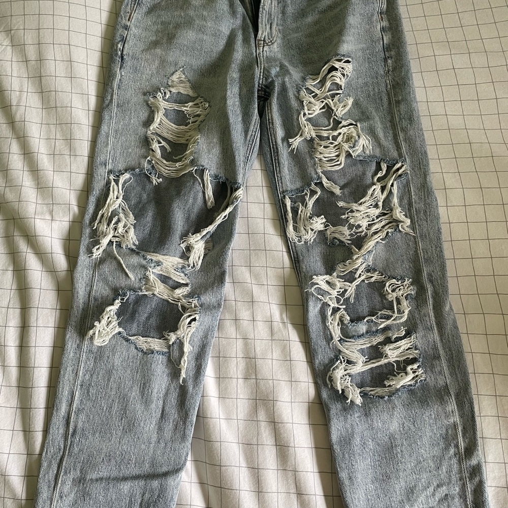 hardly worn, new american eagle jeans, no stains